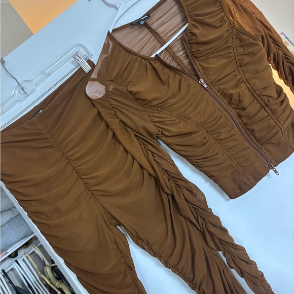 Brown Ruched Two-Piece Set - Picture 2 of 3